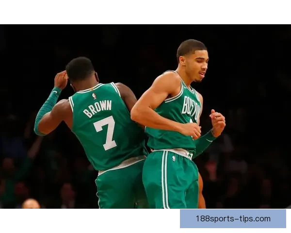 塔图姆以场均10次铁板回应伤病 布朗透露队内会议一致决定聚焦核心 塔图姆以场均10次铁板回应伤病 布朗透露队内会议一致决定聚焦核心